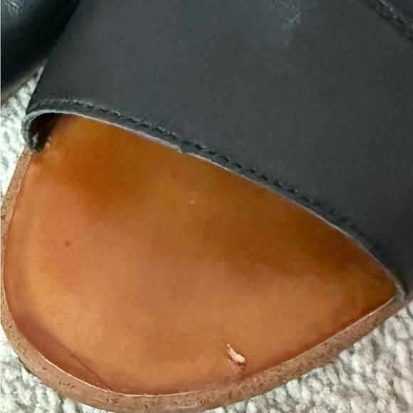 Leather sandals - Picture 2 of 5